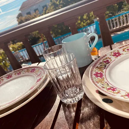 Belavista & Pool Gæstehus 4*