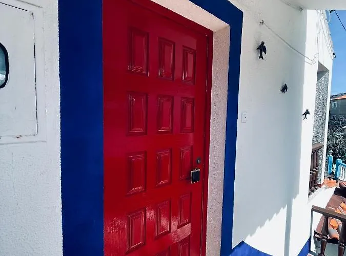 Belavista & Pool בית הארחה