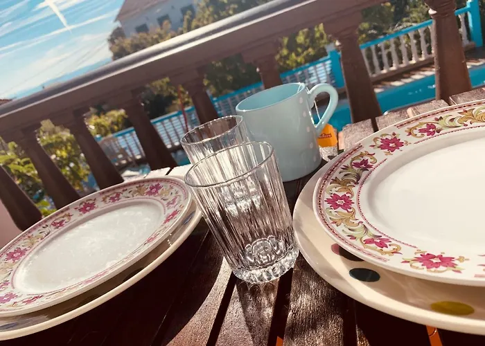 Belavista & Pool Guest house 4*